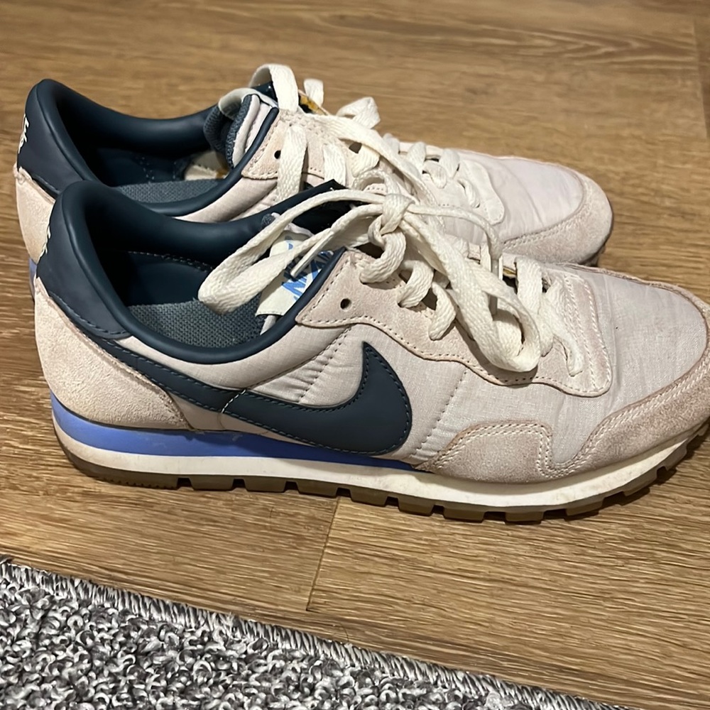 Nike Women’s 1983s